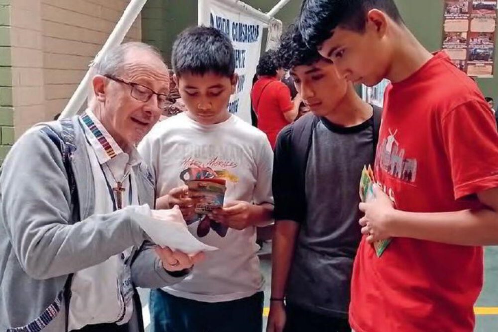 Pater José Rafael Pérez Moreno, in Guatemala: Mit der Jugend unterwegs