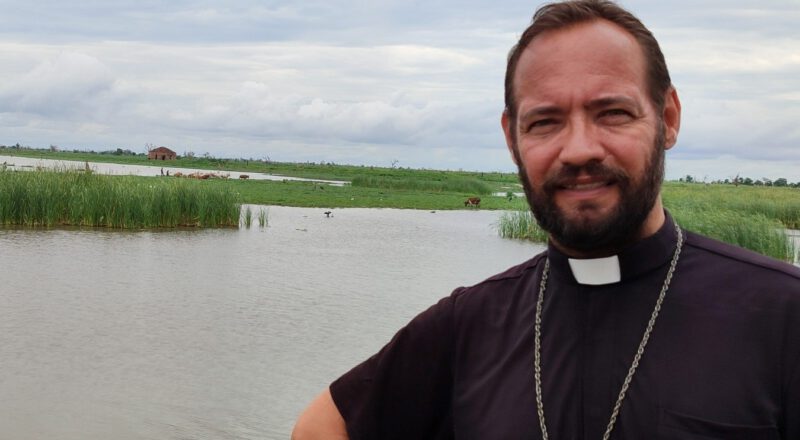Bruder Hans Eigner unterstützt Bischof Christian Carlassare im Südsudan