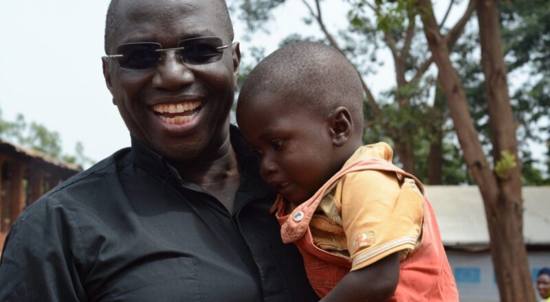 Pater Ruffino Ezama: Vom kriegsgeschüttelten Uganda nach Nordamerika