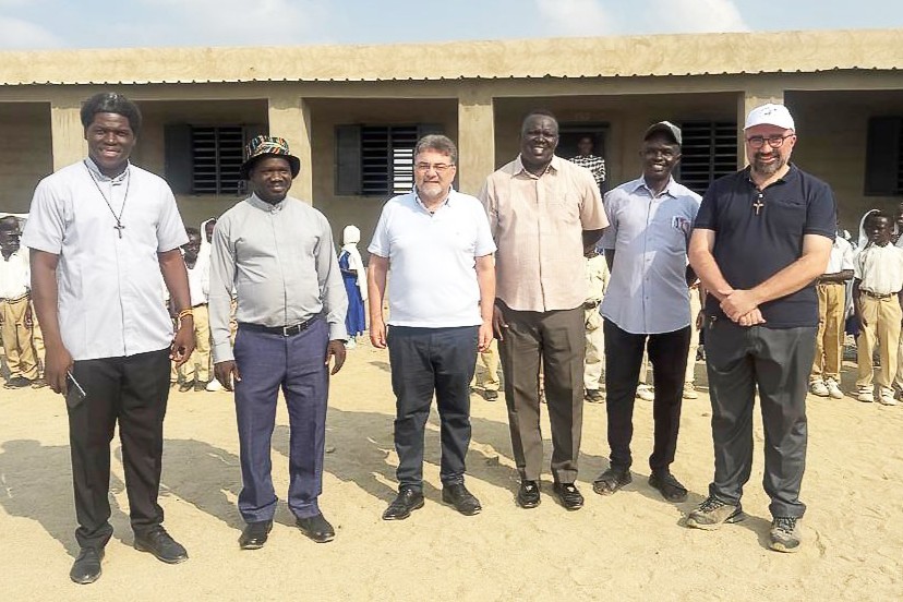 Der Generalobere Pater Luigi Codianni besucht die Mitbrüder im Sudan