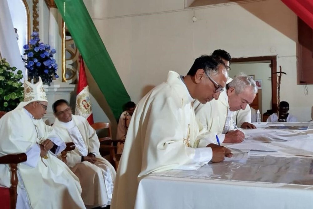 Peru: Comboni-Missionare übergeben die Pfarrei von Palca an den Klerus der Diözese Tarma